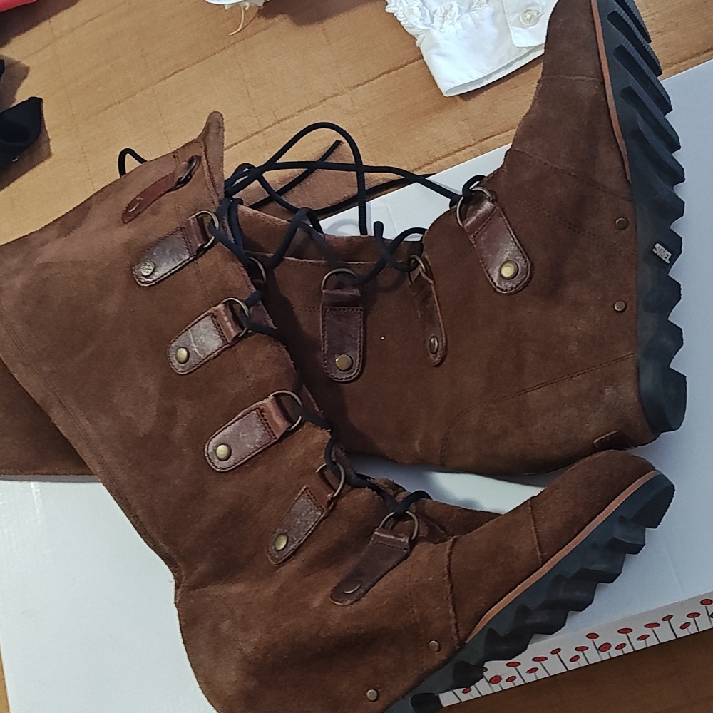 Sorel Brown Suede Wedge Boots - Picture 3 of 7